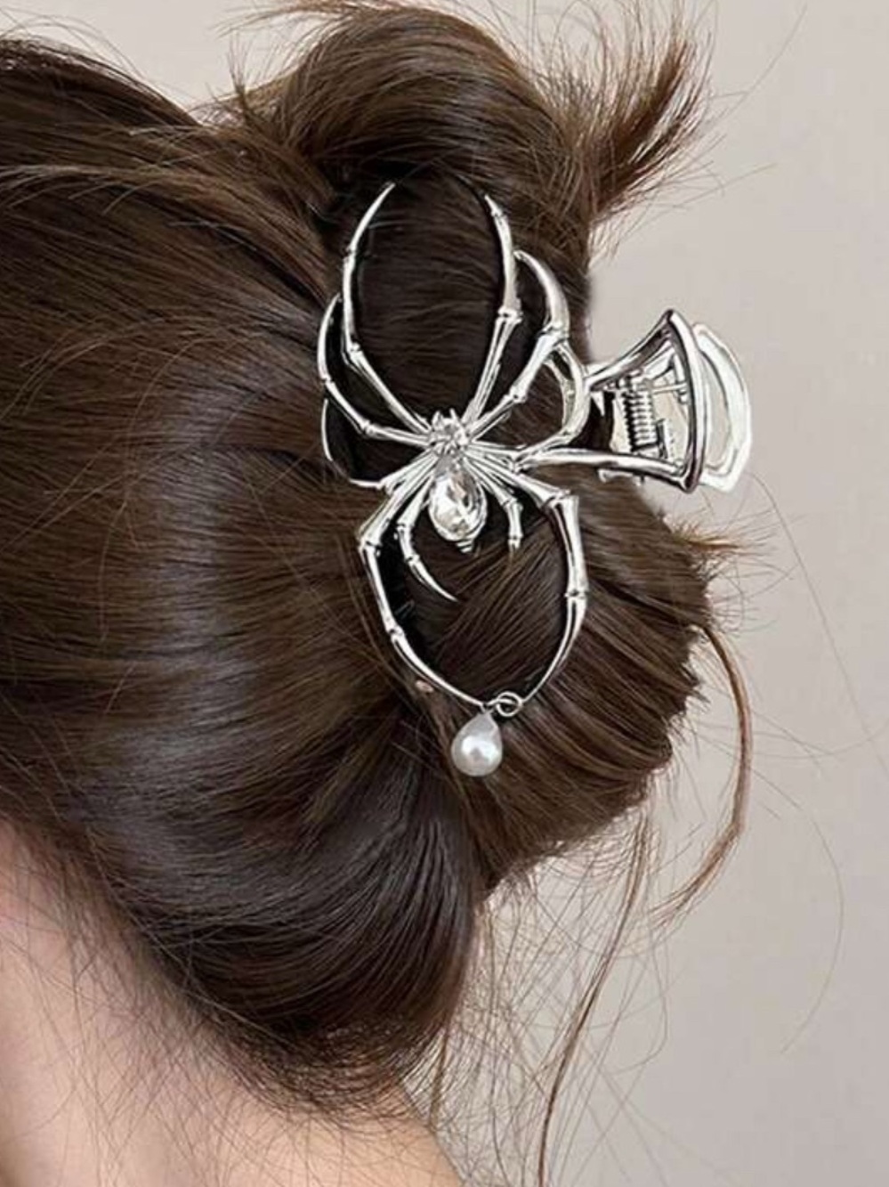 NEW Silver Spider Pearl Hair Claw Clip B01-01